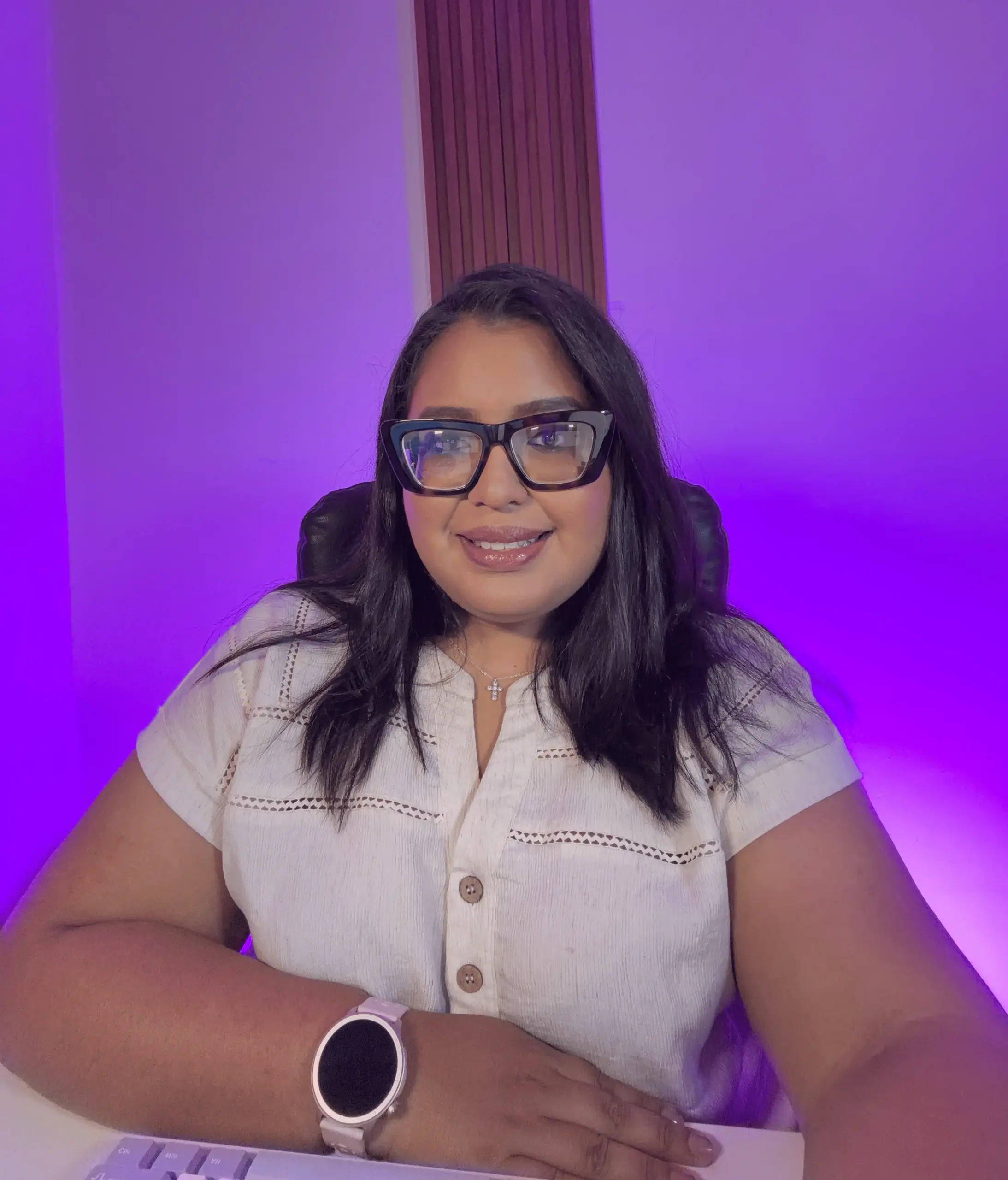 Lui, mentora de la academia de trabajo remoto Lui Explica